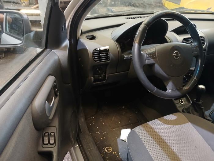 Opel Corsa C 1.2 16V Vehículo de desguace (2004, Gris)