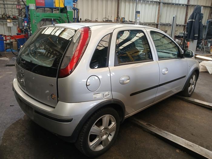 Opel Corsa C 1.2 16V Vehículo de desguace (2004, Gris)