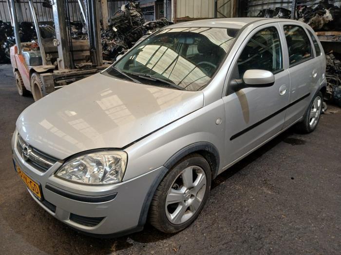 Opel Corsa C 1.2 16V Vehículo de desguace (2004, Gris)