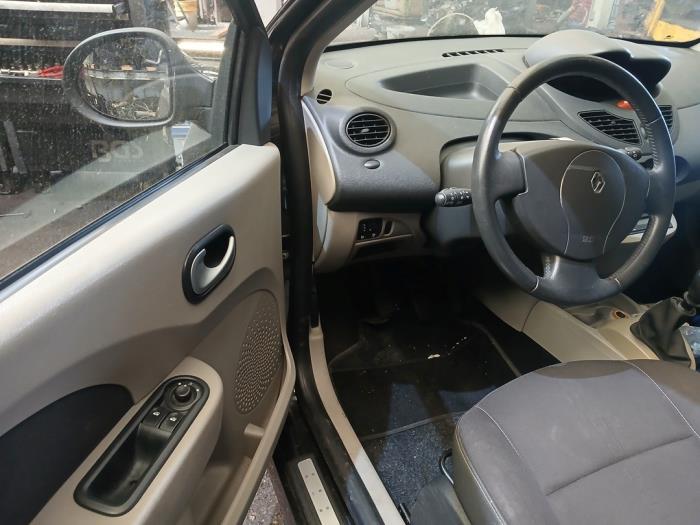 Renault Twingo II 1.2 16V Samochód złomowany (2009, Czarny)