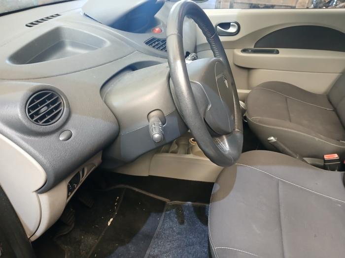 Renault Twingo II 1.2 16V Samochód złomowany (2009, Czarny)