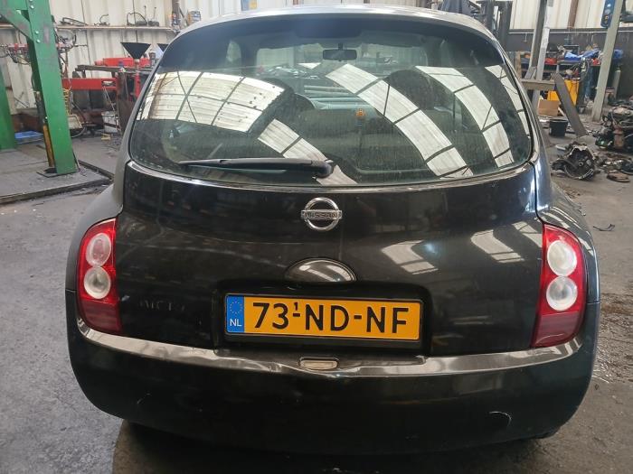 Nissan Micra 1.2 16V Skrotfordon (2003, ZWART)