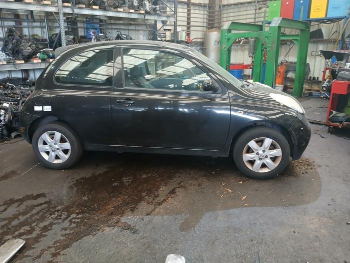 Nissan Micra 1.2 16V Skrotfordon (2003, ZWART)