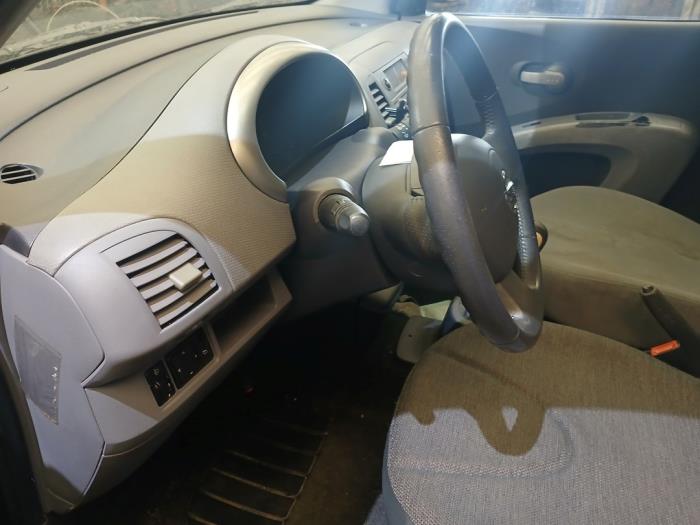 Nissan Micra 1.2 16V Skrotfordon (2003, ZWART)