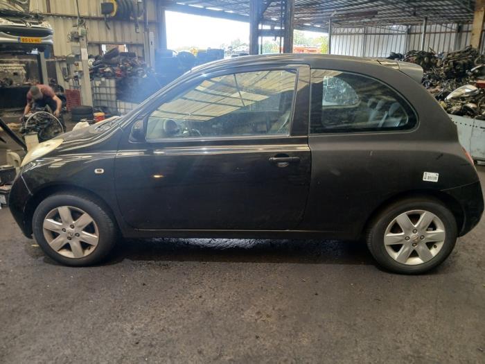 Nissan Micra 1.2 16V Skrotfordon (2003, ZWART)