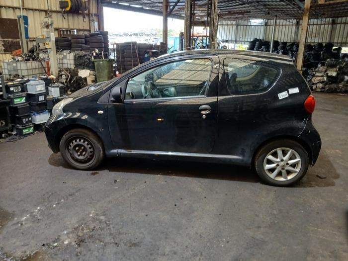 Toyota Aygo 1.0 12V VVT-i Vehículo de desguace (2008, Negro)
