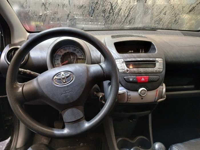 Toyota Aygo 1.0 12V VVT-i Vehículo de desguace (2008, Negro)
