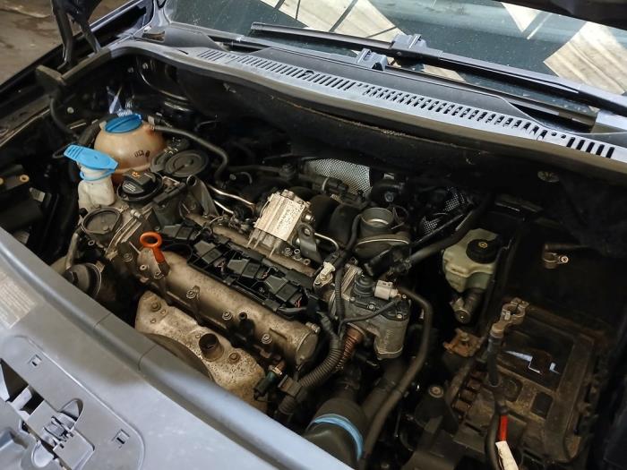 Volkswagen Touran 1.6 FSI 16V Salvage vehicle (2004, Black)