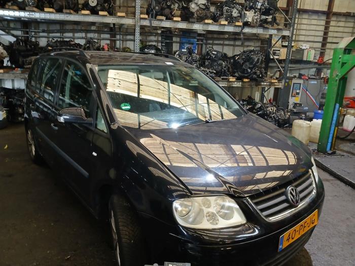 Volkswagen Touran 1.6 FSI 16V Salvage vehicle (2004, Black)