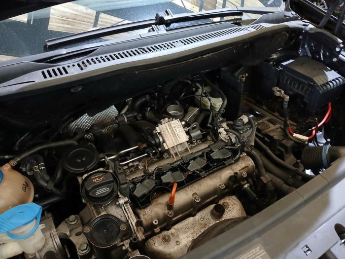 Volkswagen Touran 1.6 FSI 16V Salvage vehicle (2004, Black)