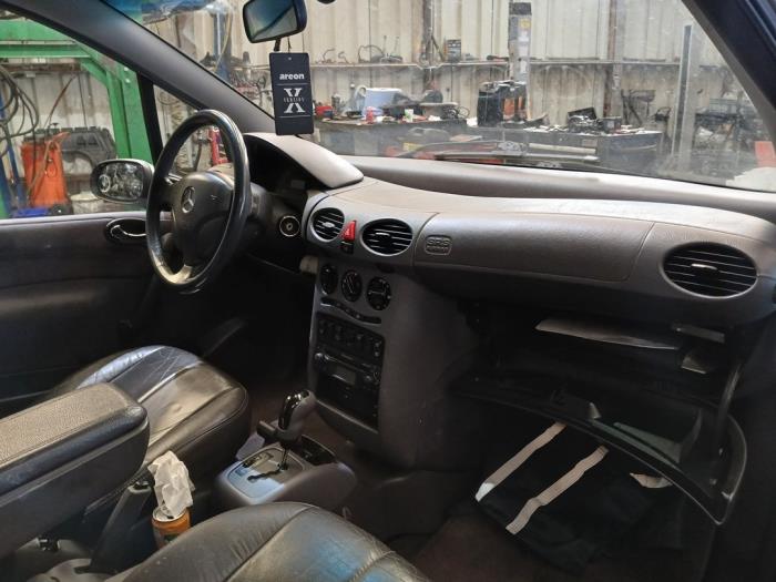 Mercedes A 1.9 A-190 Schrottauto (2000, Grau)