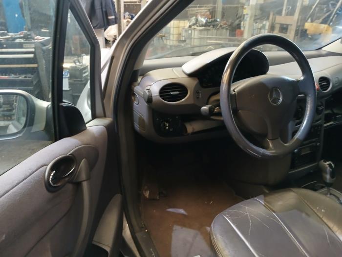 Mercedes A 1.9 A-190 Schrottauto (2000, Grau)