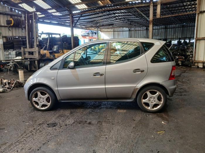 Mercedes A 1.9 A-190 Schrottauto (2000, Grau)