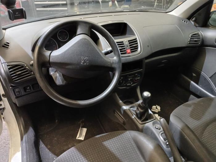 Peugeot 206+ 1.1 XR,XS Skrotfordon (2009, WIT)
