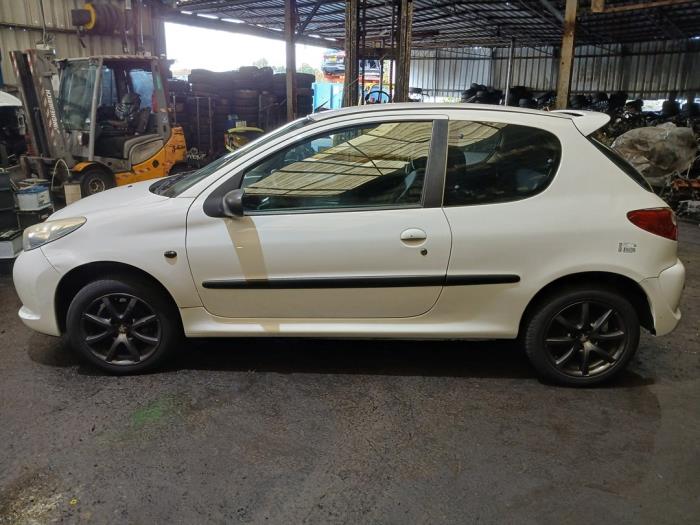 Peugeot 206+ 1.1 XR,XS Skrotfordon (2009, WIT)