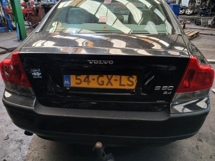 Volvo S60 I 2.4 20V 170 Vehículo de desguace (2001, Negro)