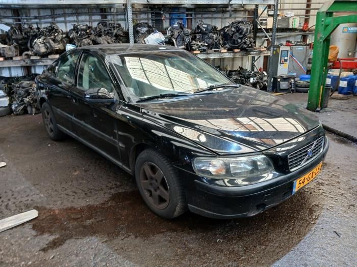 Volvo S60 I 2.4 20V 170 Vehículo de desguace (2001, Negro)