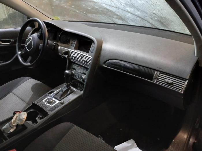 Audi A6 Avant 2.4 V6 24V Skrotfordon (2006, GRIJS)