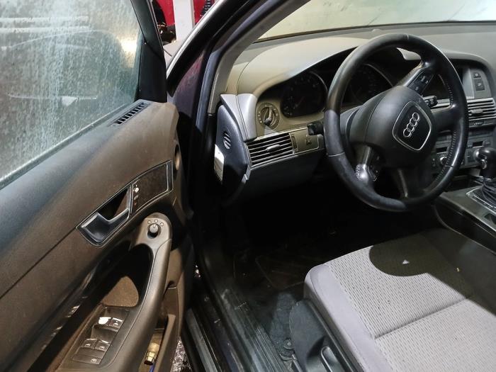 Audi A6 Avant 2.4 V6 24V Skrotfordon (2006, GRIJS)
