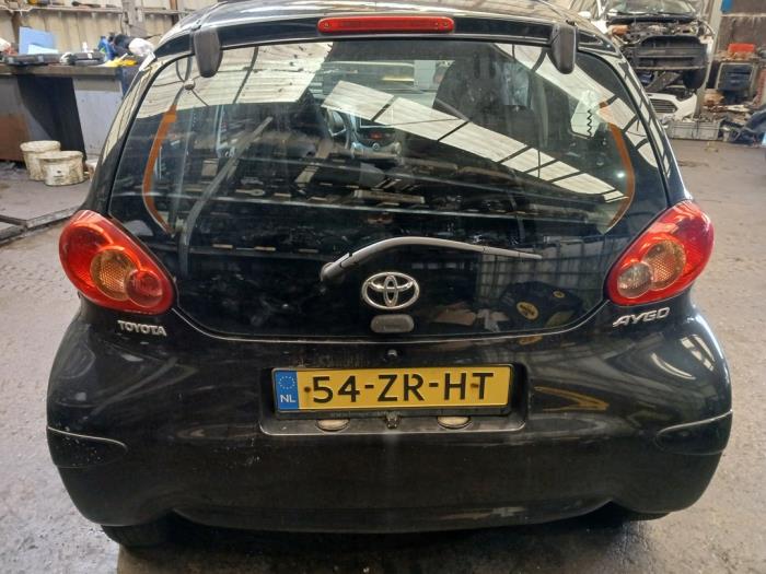Toyota Aygo 1.0 12V VVT-i Skrotfordon (2008, ZWART)