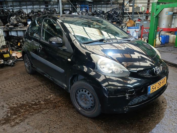 Toyota Aygo 1.0 12V VVT-i Skrotfordon (2008, ZWART)