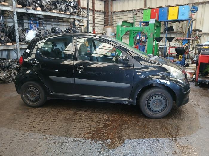 Toyota Aygo 1.0 12V VVT-i Skrotfordon (2008, ZWART)