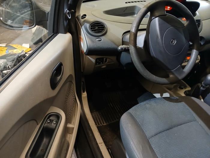 Renault Twingo II 1.2 Skrotfordon (2009, ZWART)