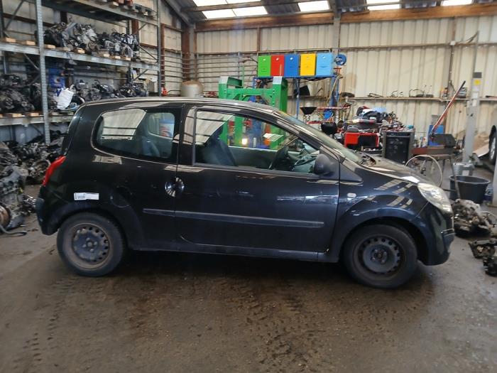 Renault Twingo II 1.2 Skrotfordon (2009, ZWART)