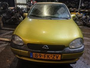 Opel Corsa B 1.2i 16V Épave (2000, Jaune)
