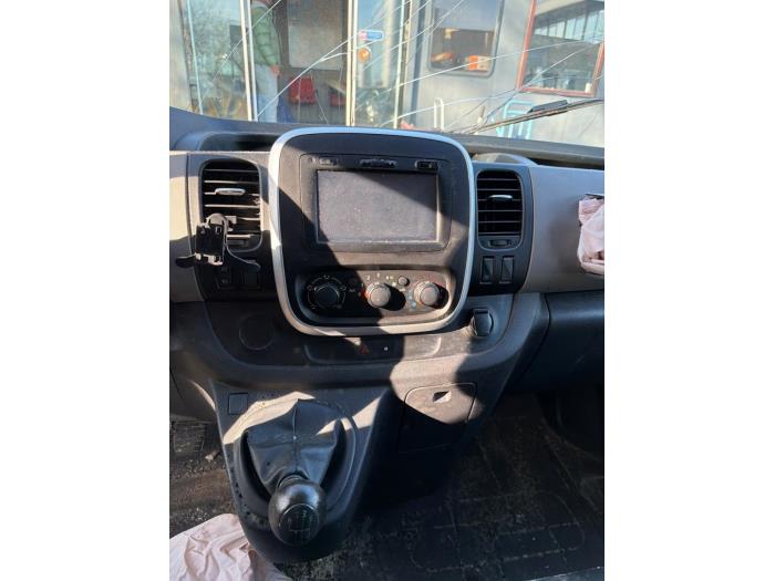 Renault Trafic 1.6 dCi Twin Turbo Vehículo de desguace (2017, Granito)