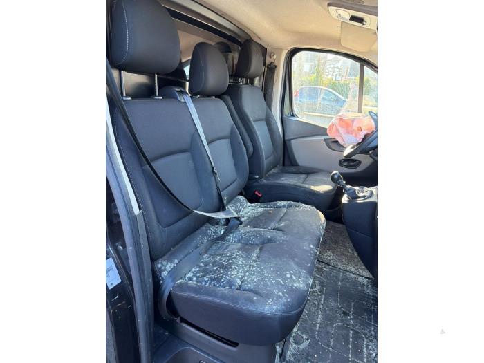 Renault Trafic 1.6 dCi Twin Turbo Vehículo de desguace (2017, Granito)