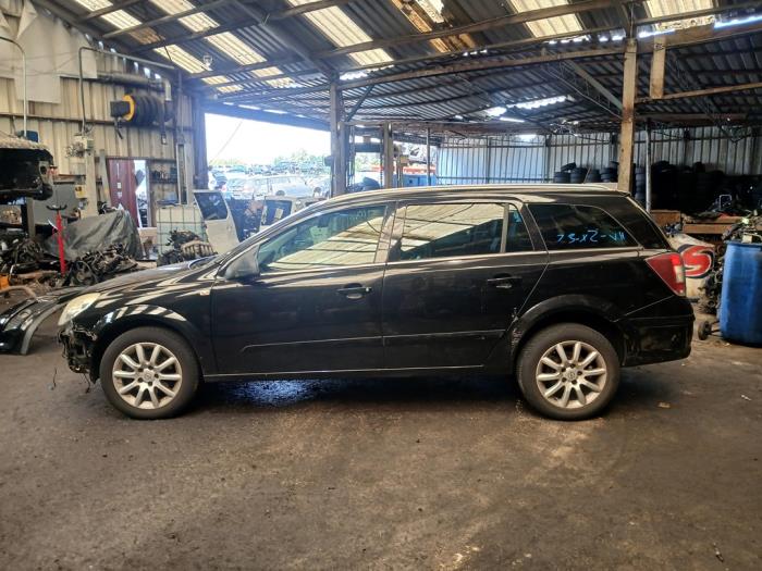 Opel Astra H SW 1.6 16V Twinport Vehículo de desguace (2007, Negro)