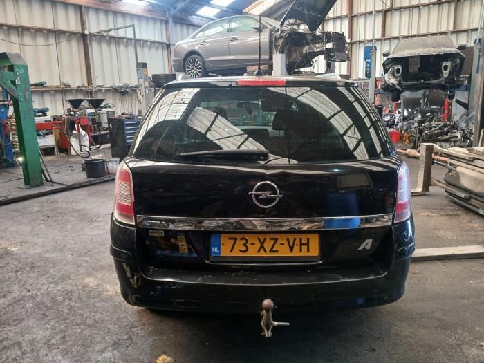 Opel Astra H SW 1.6 16V Twinport Vehículo de desguace (2007, Negro)