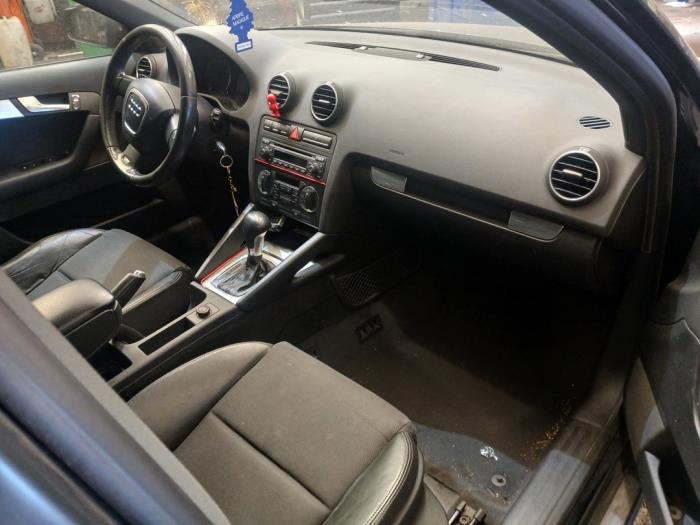 Audi A3 Sportback 2.0 T FSI 16V Quattro Samochód złomowany (2006, Czarny)