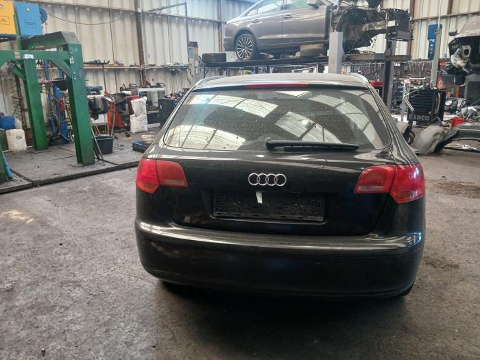 Audi A3 Sportback 2.0 T FSI 16V Quattro Samochód złomowany (2006, Czarny)