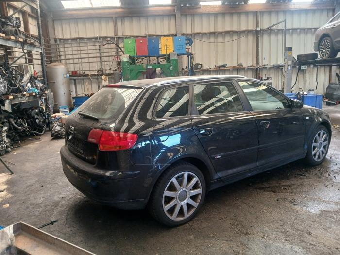 Audi A3 Sportback 2.0 T FSI 16V Quattro Samochód złomowany (2006, Czarny)