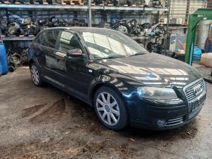 Audi A3 Sportback 2.0 T FSI 16V Quattro Samochód złomowany (2006, Czarny)