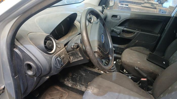 Ford Fiesta 5 1.3 Vehículo de desguace (2005, Gris)