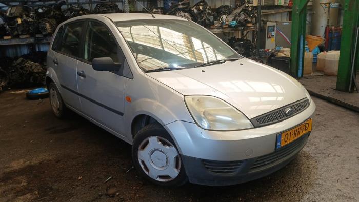 Ford Fiesta 5 1.3 Vehículo de desguace (2005, Gris)