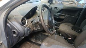 Ford Fiesta 5 1.3 Vehículo de desguace (2005, Gris)