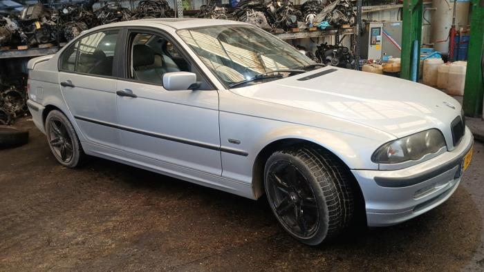 BMW 3 serie 318i Vehículo de desguace (1998, Gris)