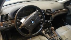 BMW 3 serie 318i Vehículo de desguace (1998, Gris)