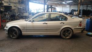 BMW 3 serie 318i Vehículo de desguace (1998, Gris)