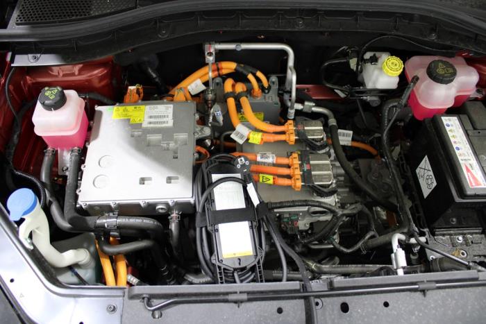 MG ZS EV Samochód złomowany (2020, Czerwony)