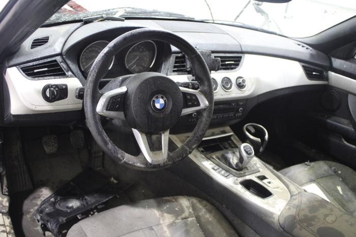 BMW Z4 Roadster sDrive 18i 2.0 16V Schrottauto (2013, Weiß)