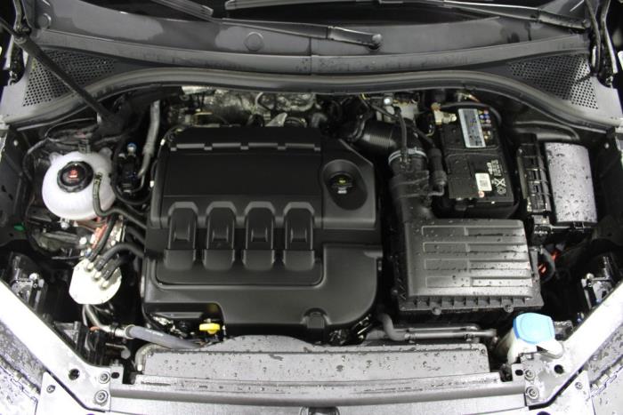Volkswagen Tiguan 2.0 TDI 16V BlueMotion Technology SCR Vehículo de desguace (2019, Gris)