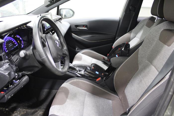 Toyota Corolla Touring Sport 1.8 16V Hybrid Épave (2020, Gris)