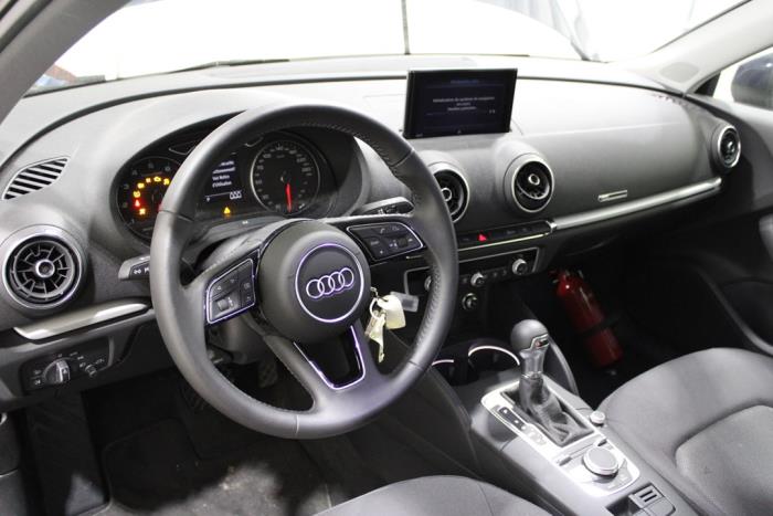 Audi A3 Sportback 1.0 TFSI 12V Vehículo de desguace (2018, Azul)