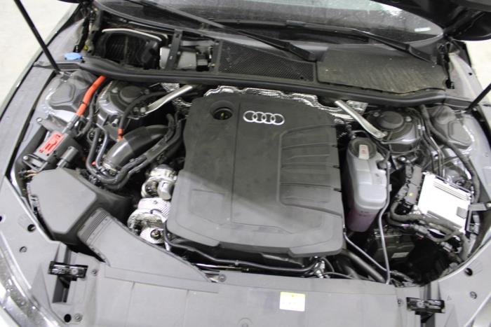 Audi A7 Sportback 2.0 35 TDI Mild Hybrid Samochód złomowany (2022, Szary)
