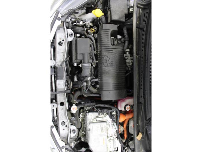 Toyota Yaris III 1.5 16V Hybrid Vehículo de desguace (2020, Gris)